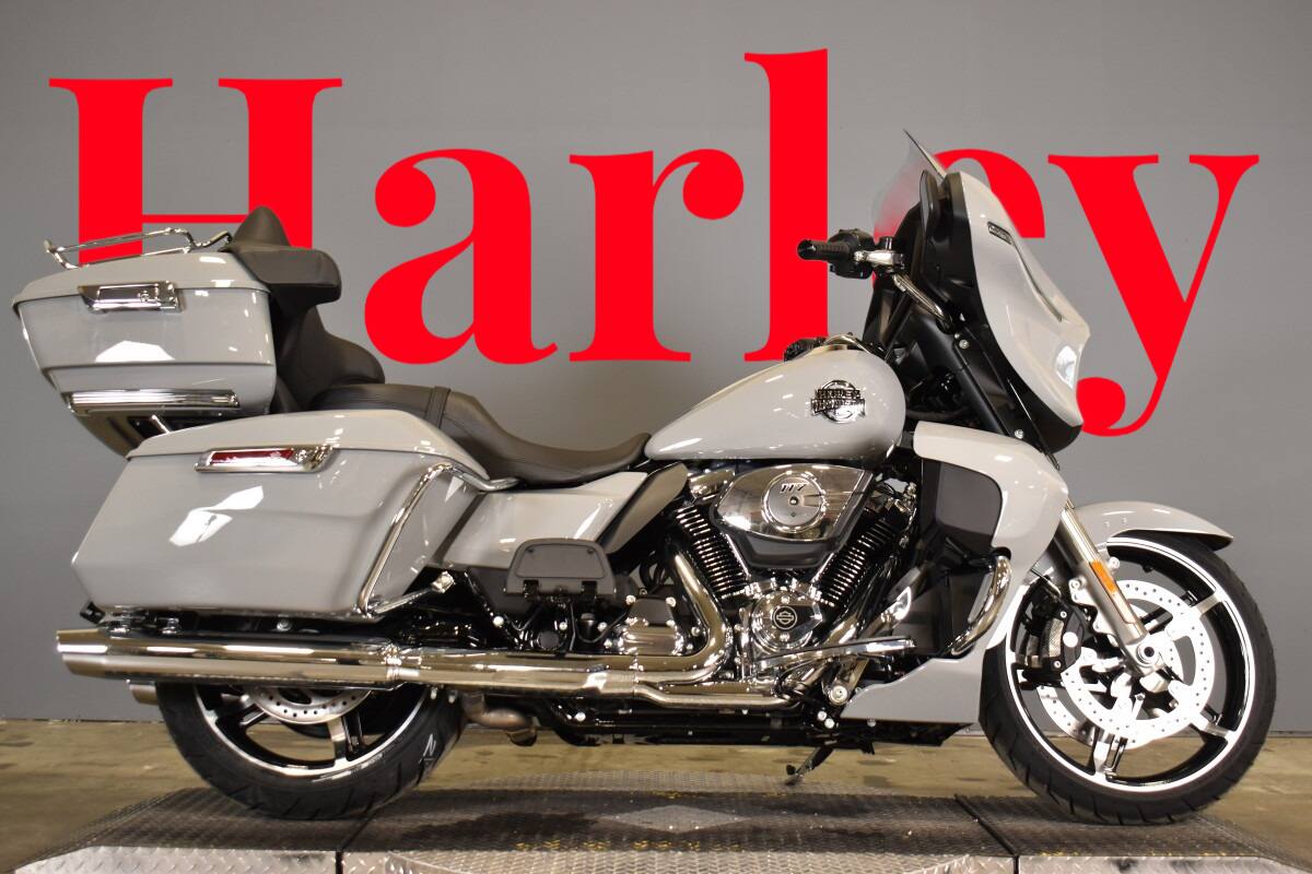 2025 Harley Street Glide Ultra Review: Full-Dress Bagger Perfected